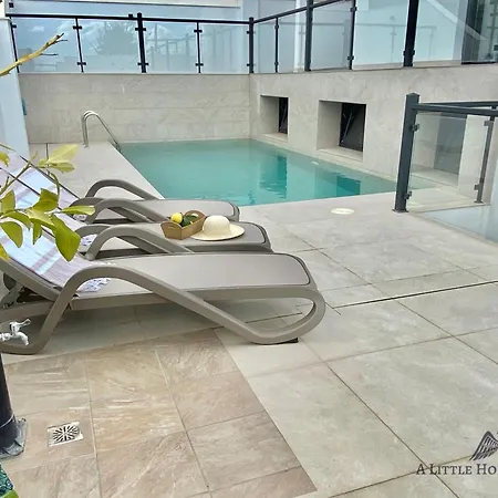 Heavenly - Pool & Seaviews